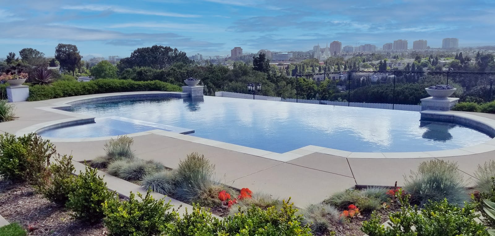 Roman swimming pool with a vanishing edge.